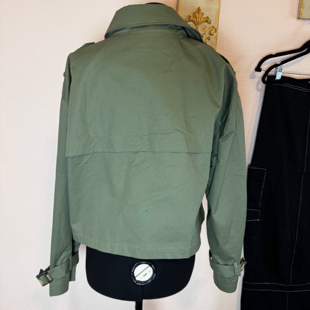 Minimalist Capsule Iris Olive Cropped Double Breasted Cotton Trench Medium - Picture 9 of 13